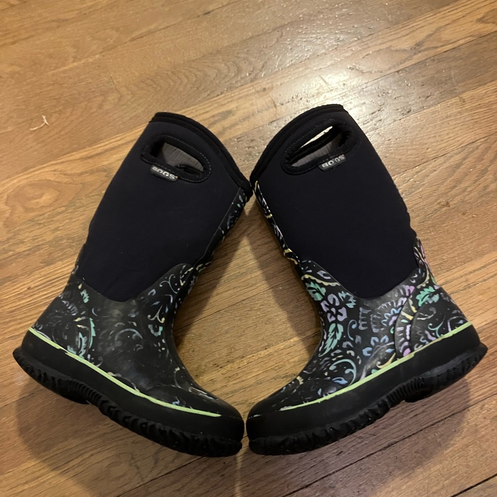 Bogs Kids Black and Colorful Pattern Boots - Picture 2 of 7